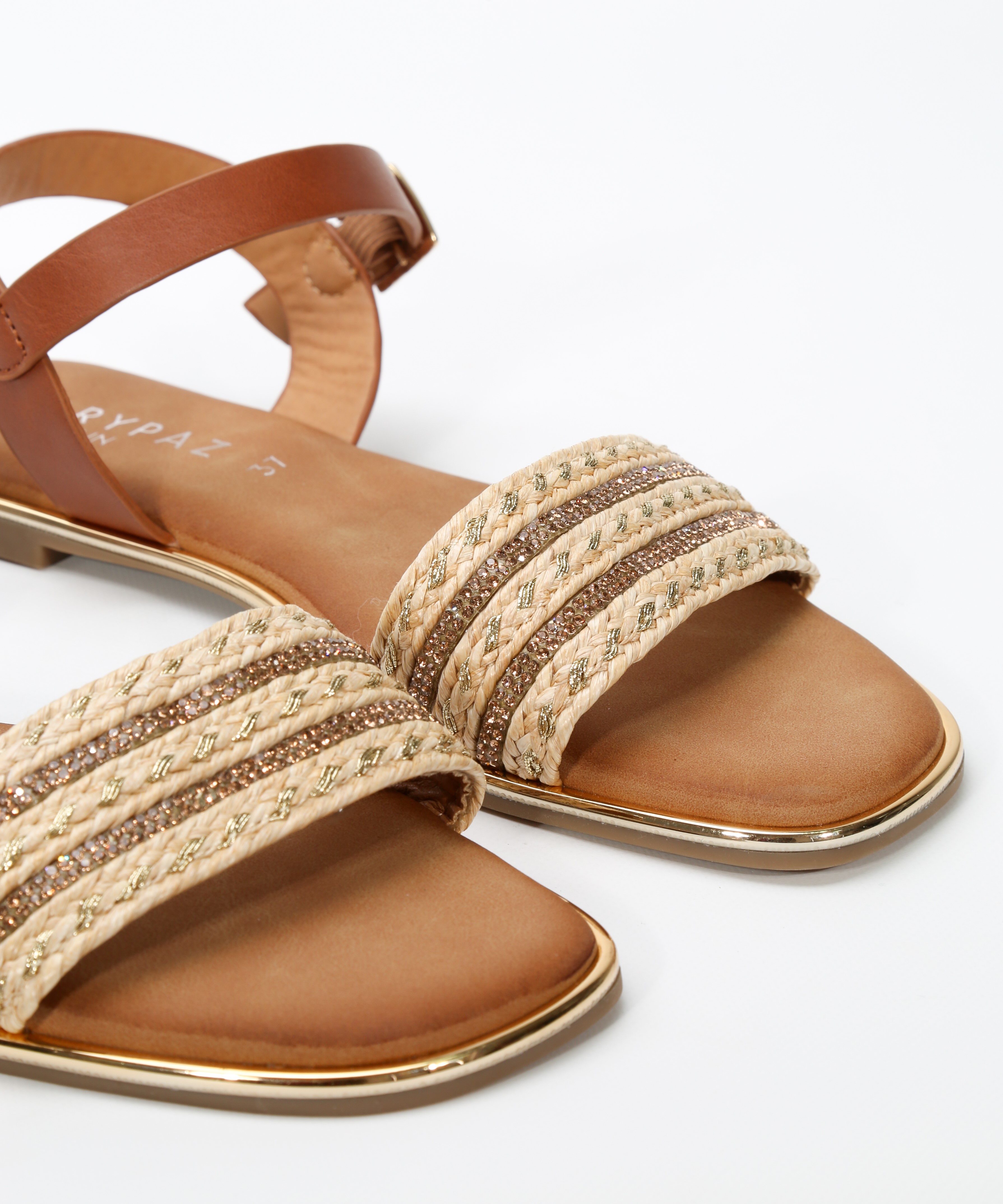 Sand&aacute;lia rasa combinada image number null